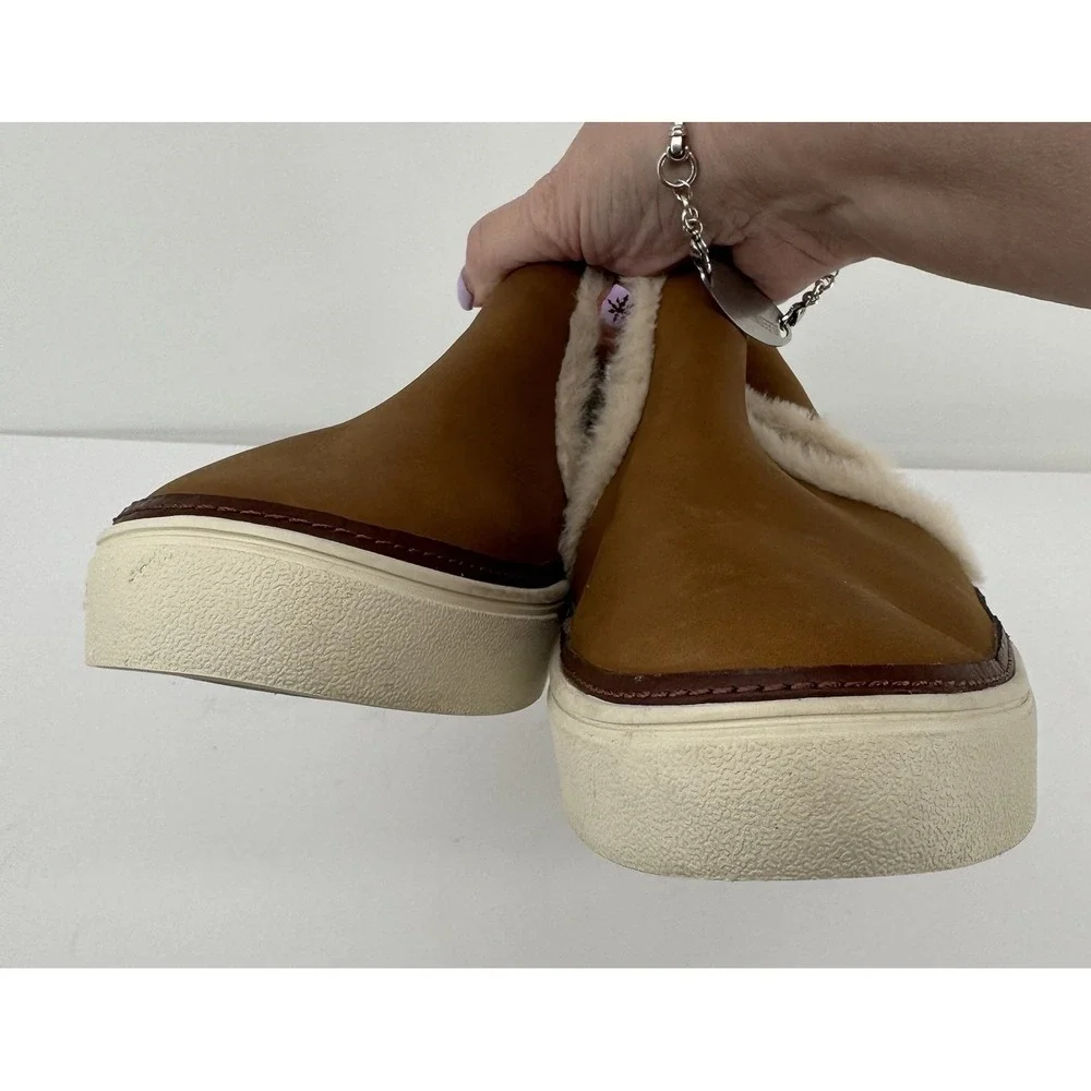 TOMS Womens Slip On Sneakers Faux Fur Lined Brown Leather US 10 EU 42 Cozy Warm